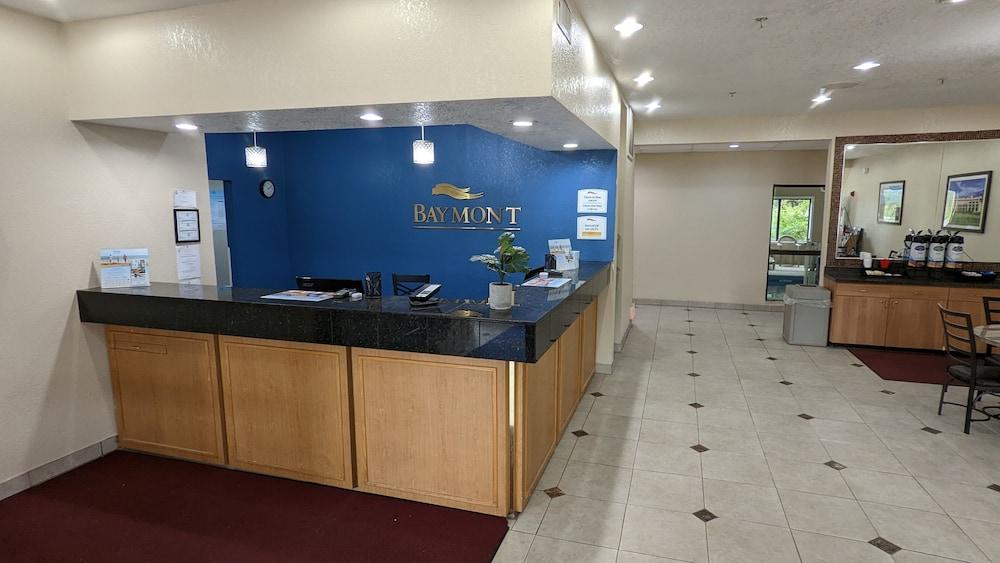 Baymont By Wyndham Lawrence Hotel Exterior photo
